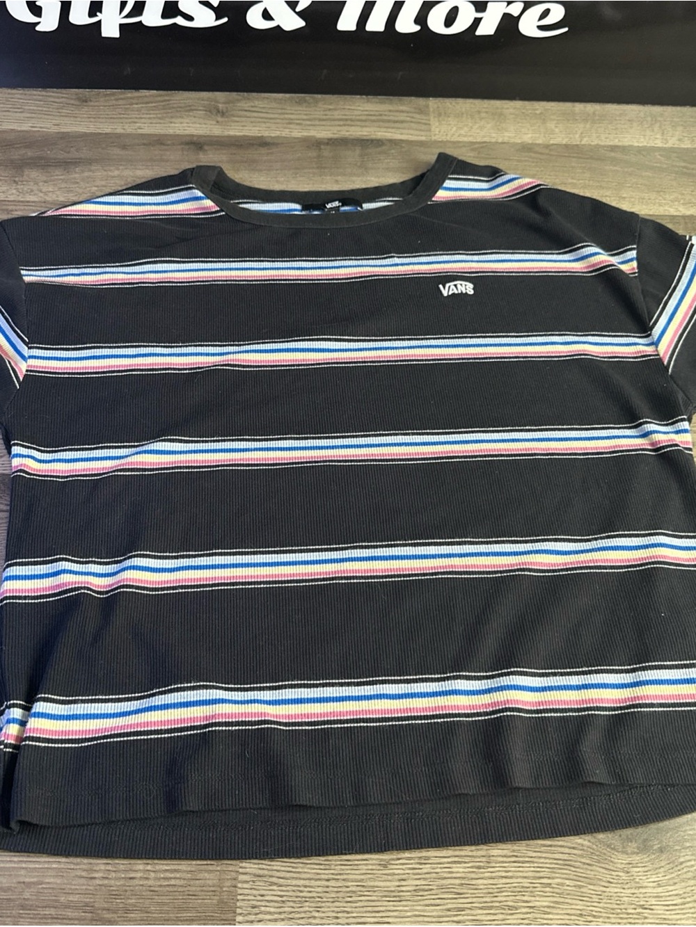 vans tee woman’s med
